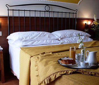 Hotel Isola Di Lauria Лаурия Инфериоре Экстерьер фото
