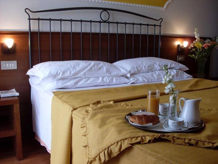 Hotel Isola Di Lauria Лаурия Инфериоре Номер фото